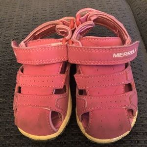 Size 4 like new Merrill Sandals.